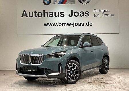 BMW iX1 eDrive20 xLine, Komfortzugang, AHK Head-Up