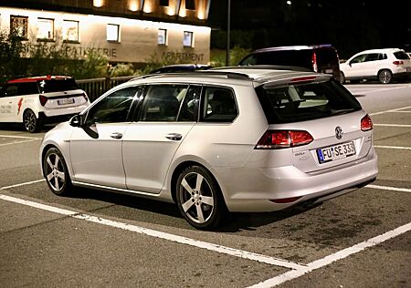 VW Golf Volkswagen 1.6 TDI BlueMotion Comfortline Variant ...