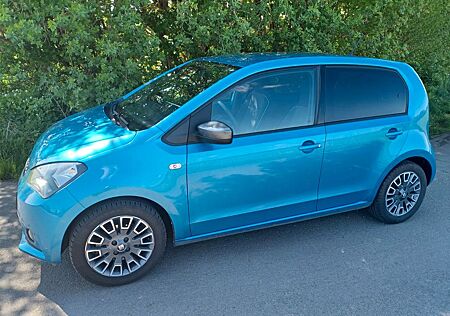 Seat Mii Chic 1.0 55kW 75 PS blau
