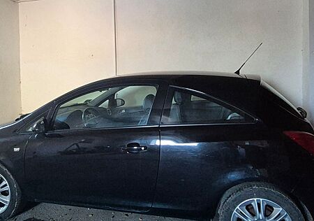 Opel Corsa D schwarz