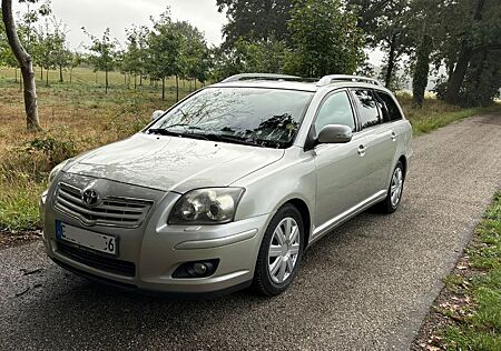 Toyota Avensis Combi Executive 2.4-l-VVT-i Automati...