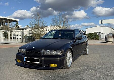 BMW 323ti Compact -