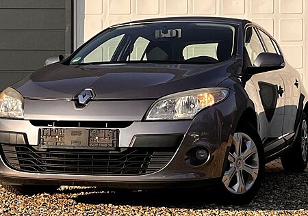 Renault Megane III Expression~Parksensor vorne/hinten~