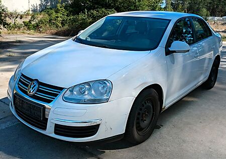 VW Jetta Volkswagen 1.6 Trendline Klima