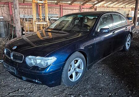 BMW 735i A -