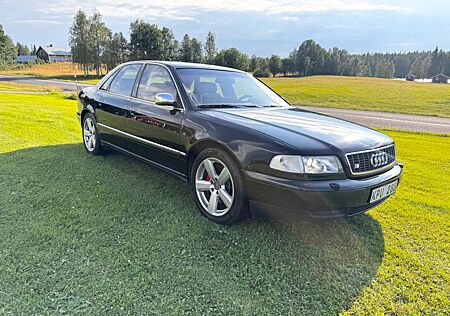 Audi S8 4.2 tiptronic quattro -