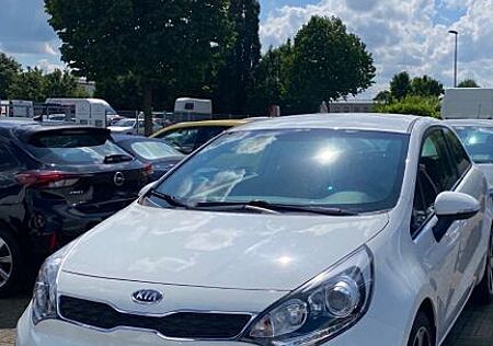 Kia Rio 1.2 Business Line Business Line