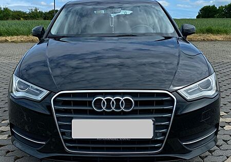 Audi A3 2.0 TDI S tronic Ambiente Ambiente