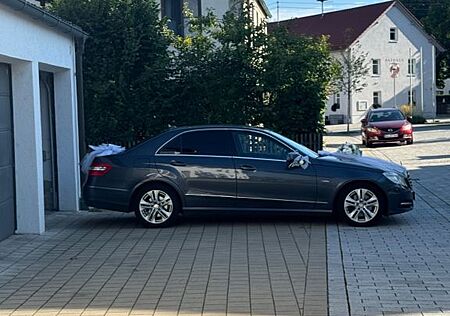 Mercedes-Benz E 300 CDI BlueEFFICIENCY AVANTGARDE AVANTGARDE