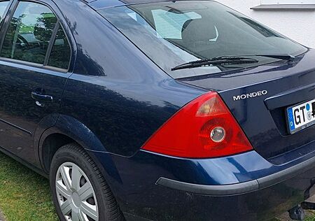 Ford Mondeo Limousine mit Anhängerkupplung
