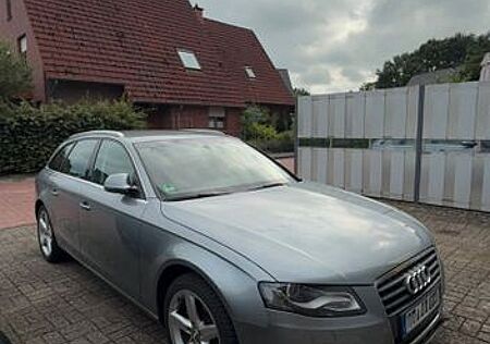 Audi A4 2.0 TFSI QUARZ-GRAU**AHK*SHZ*XENON*SCHKHEFT