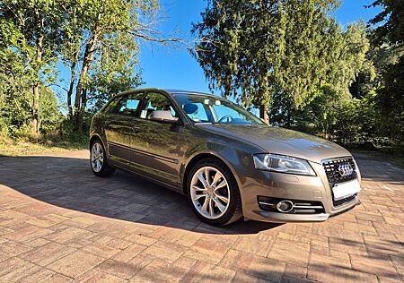 Audi A3 2.0 TDI Sportback ; 8-fach bereift; HU 10/26