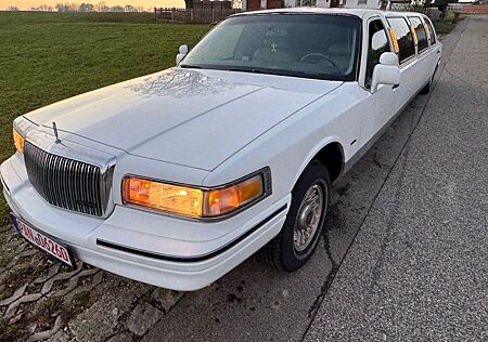Lincoln Town Car *STRECHLIMOUSINE*V8*VOLL*