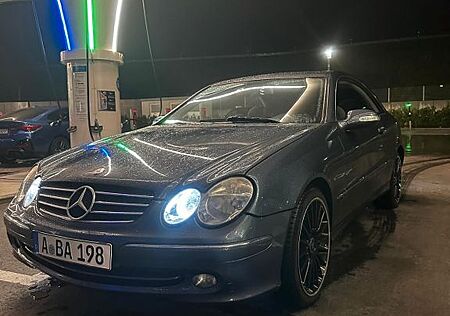 Mercedes-Benz CLK 200 KOMPRESSOR AVANTGARDE 2004 Baujahr