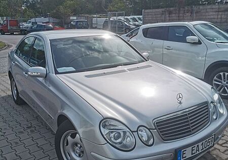 Mercedes-Benz E 240 CLASSIC top Zustand, 6 ZYLINDER