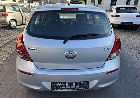 Hyundai i20 Style/Scheckheft/Kamera/SHZ/Klima/Alu/USB/Is