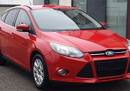 Ford Focus gebraucht kaufen Ford Focus 1,6 Ti-VCT 92kW Titanium Scheckheftgepfleg