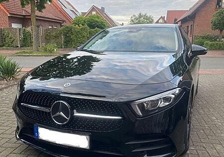 Mercedes-Benz A 200 AMG Line Night Paket