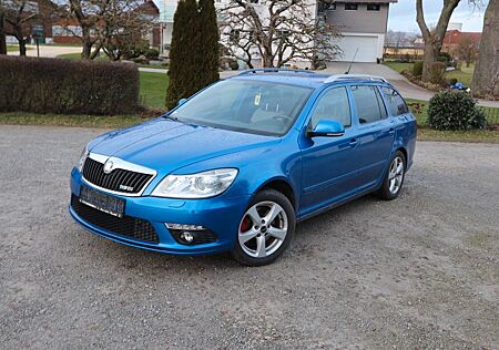 Skoda Octavia Combi RS Navi Xenon PDC ALU SHZ TÜV11/26
