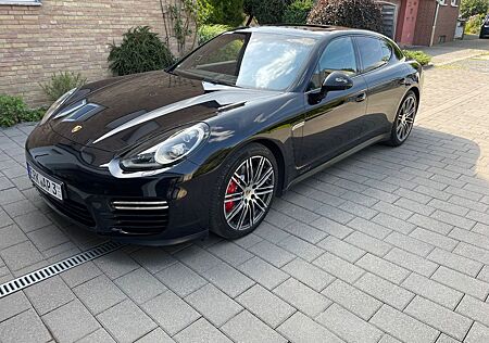 Porsche Panamera GTS