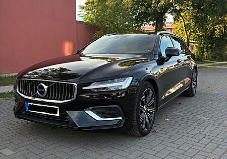 Volvo V60 D3 Geartronic Inscription - viele Extras!