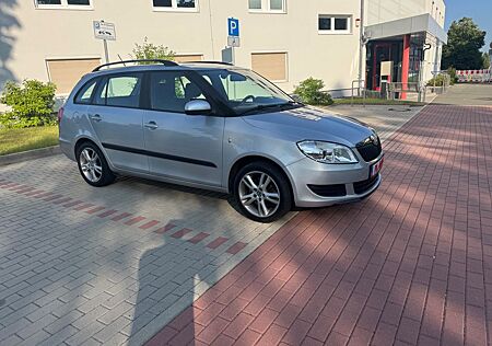 Skoda Fabia Fabia1.2 Combi Style Edition*86482*km*105*PS