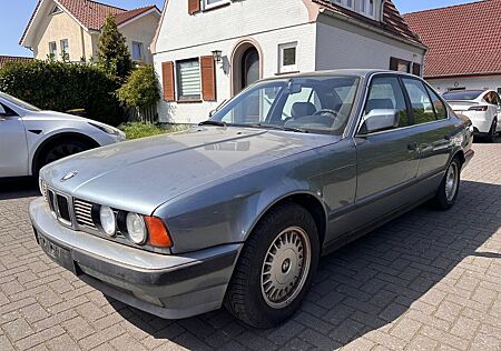 BMW 525