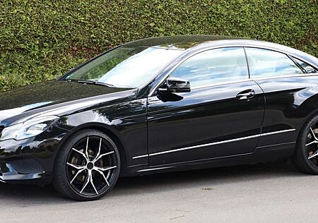 Mercedes-Benz E 200 Coupé -
