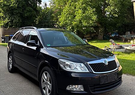 Skoda Octavia Combi Elegance- 2.Hand - Navi - AHK
