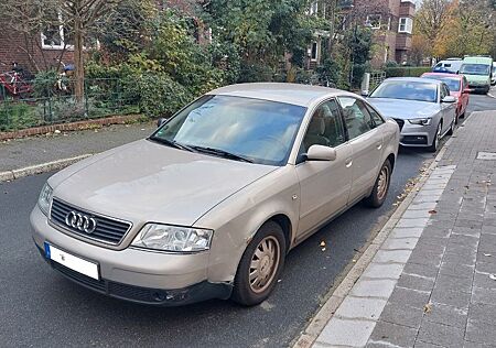 Audi A6 2.4 - Benzin