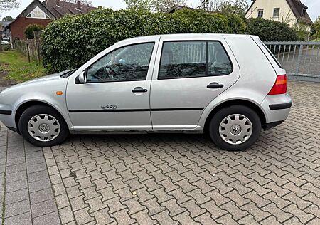 VW Golf Volkswagen 1.4 Basis