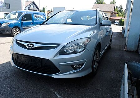 Hyundai i30 blue 1.4 Comfort/4-türig