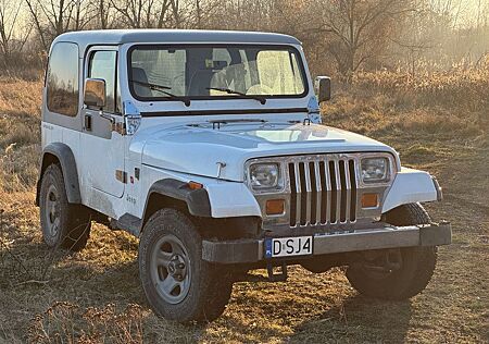 Jeep Wrangler 4.0HO, AC, Trac-Lok, SoftTop, HardTop