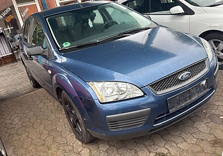 Ford Focus 1,4 Ambiente TÜV 09 / 2026
