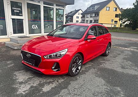Hyundai i30 cw FACELIFT +PDC+TEMPOMAT+FREISPRECH