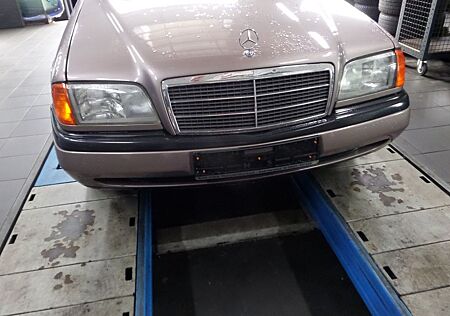 Mercedes-Benz C 180
