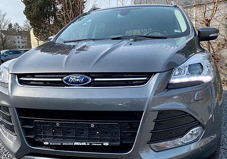 Ford Kuga 2,0 TDCi 4x4 163ps Titanium PowerShift