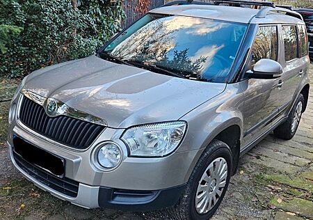 Skoda Yeti 1.2 TSI-Winterreifen-Dachträger-TÜV-2027