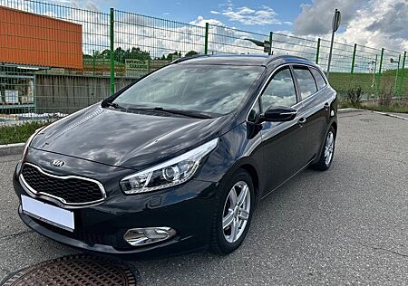 Kia Cee'd Sportswagon cee'd SW 1.6 CRDi 128PS Spirit + Navi + PDC +++
