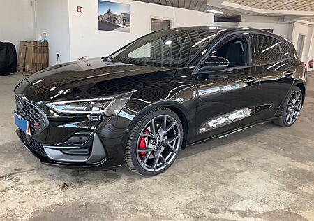 Ford Focus 2,3 EcoBoost ST X Auto