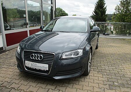 Audi A3 1.4 TFSI Ambiente+Alu+SHZ*Xenon