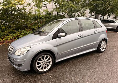 Mercedes-Benz B 170 TÜV+ INSP NEU AHK SITZHZG KLIMA
