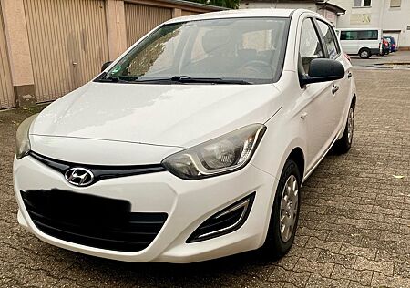 Hyundai i20 1.1 CRDi TÜV 27