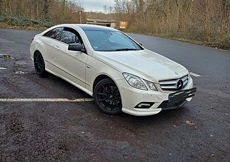 Mercedes-Benz E 350 Coupé CGI BlueEFFICIENCY AVANTG....
