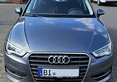 Audi A3 1.4 TFSI cod Sportback Ambition 6-Gang AHK