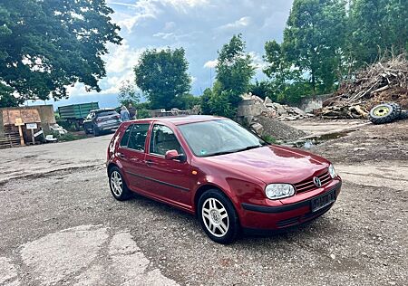 VW Golf Volkswagen 4 1,4 LIMOUSIN KLIMA ORG 96 KM TUV NEU 2027