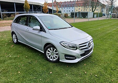 Mercedes-Benz B 220 4MATIC DCT -