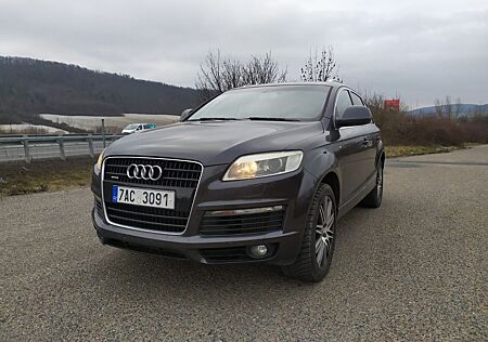 Audi Q7 3.0 TDI quattro S-Line