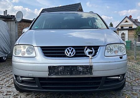 VW Touran Volkswagen 2.0 FSI Highline Highline