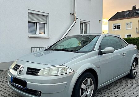Renault Megane Coupé-Cabriolet Conf. Authent. 1.9 dC...